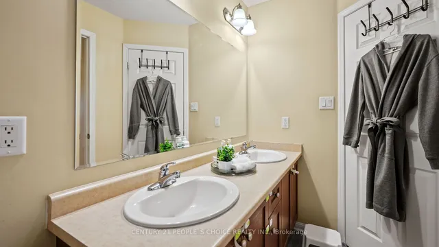 Additional image 12 of 897 Willingdon Cres