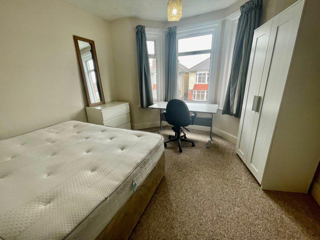 Additional image 12 of STUDENT FOUR DOUBLE BEDROOM, WINTON (P03205)