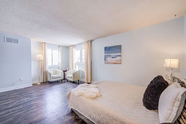 Additional image 23 of 21 Hallen Rd