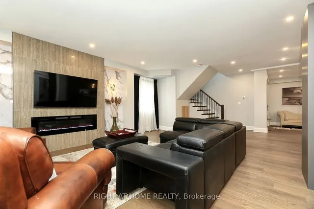 Additional image 12 of 35 Woodward Ave