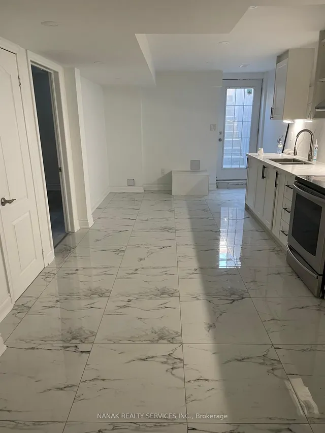 Additional image 38 of 5 Locomotive Cres