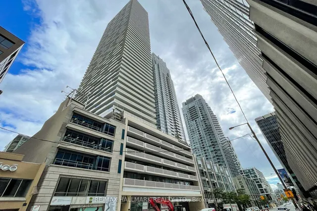 2221 Yonge St Unit 4702