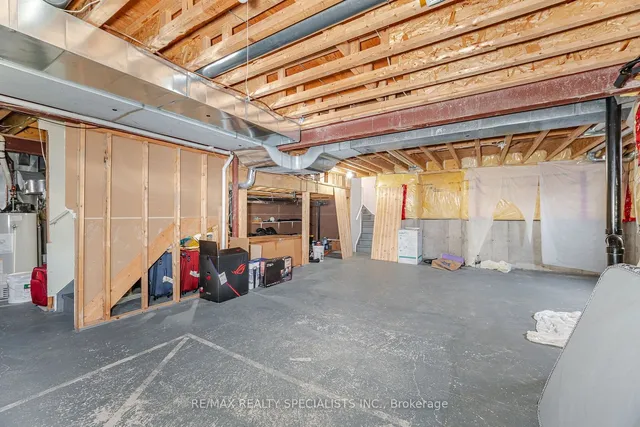 Additional image 33 of 16 Eiffel Blvd