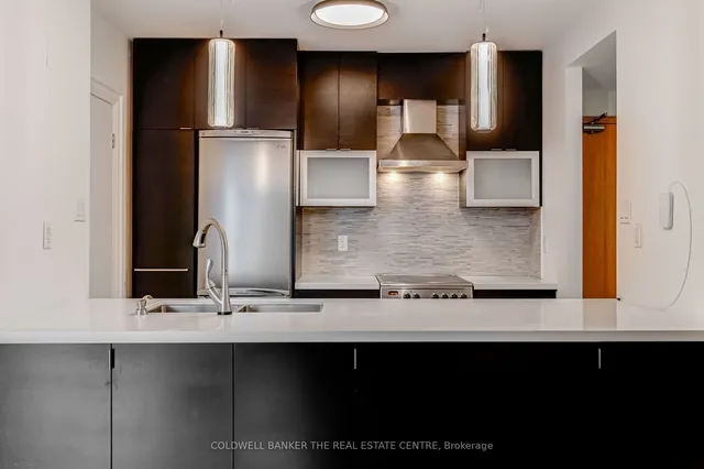 Additional image 5 of 99 Harbour Sq Unit 706