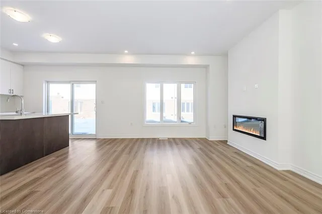 Additional image 6 of 205 Thames Way Unit 18