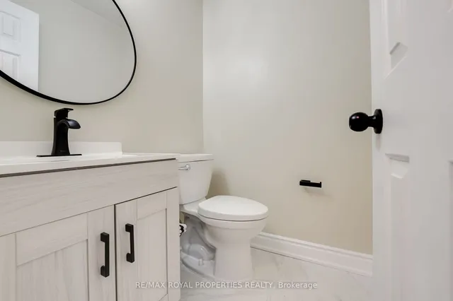 Additional image 28 of 3 Halfmoon Sq