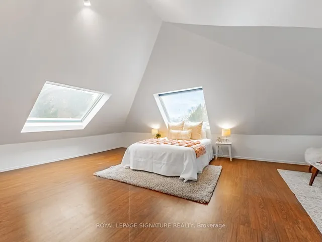 Additional image 37 of 41 Thyra Ave