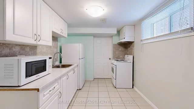 Additional image 26 of 260 Connaught Ave