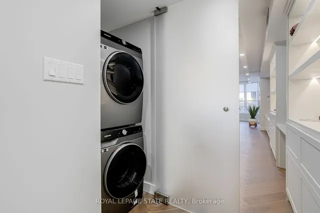 Additional image 35 of 71 Simcoe St Unit 2201