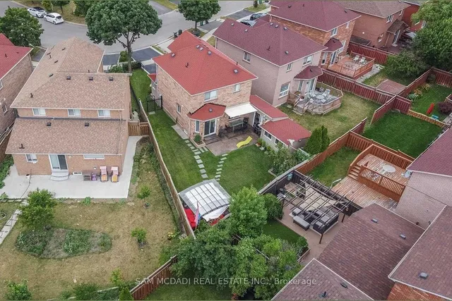 Additional image 35 of 5599 Brenchley Ave