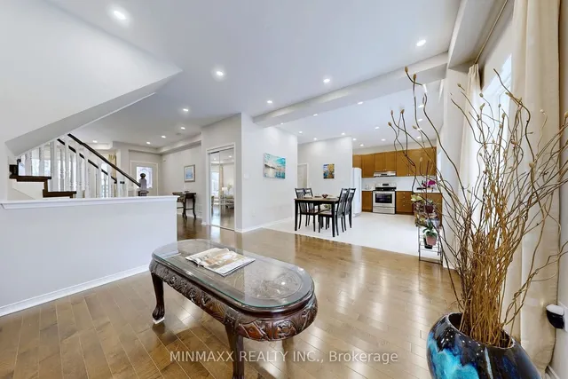 Additional image 10 of 1081 Holdsworth Cres