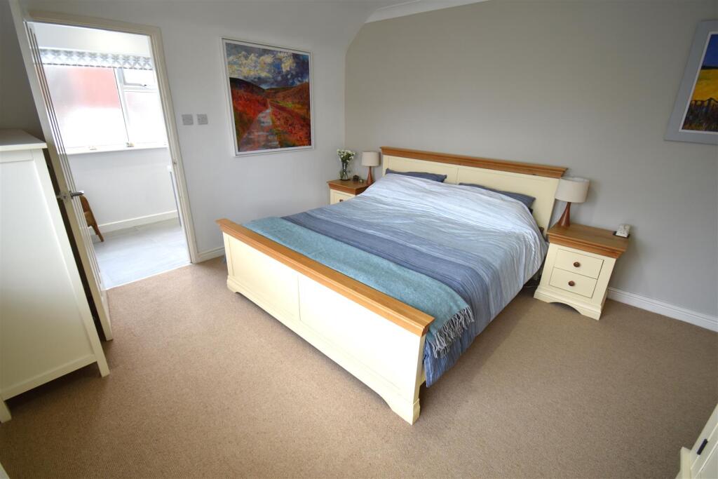 Additional image 15 of Attractive Detached Home In Popular Stoke Bishop Location