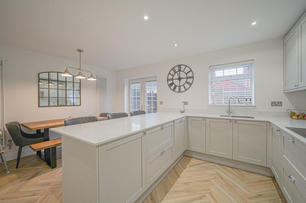 Additional image 3 of Boundary Lane, Shirley, B90