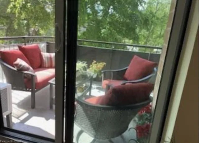 Additional image 7 of 5250 Lakeshore Rd Unit 201