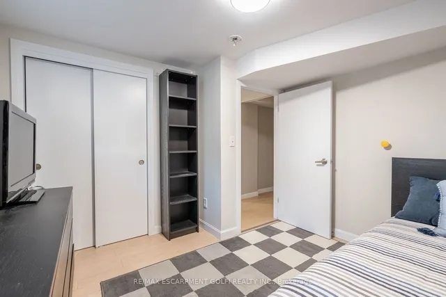 Additional image 28 of 2290 Woodward Ave