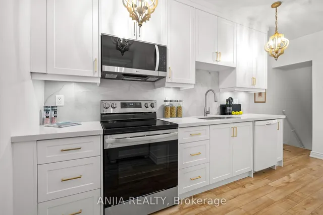 Additional image 11 of 165 Howland Ave