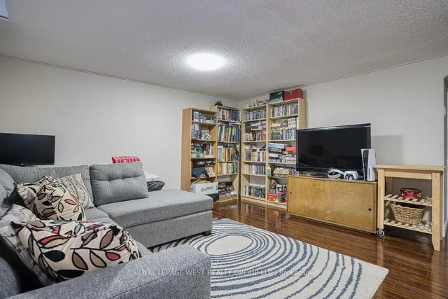 Additional image 35 of 45 Hansen Rd Unit 22