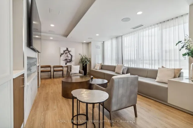 Additional image 36 of 1050 Main St Unit 324