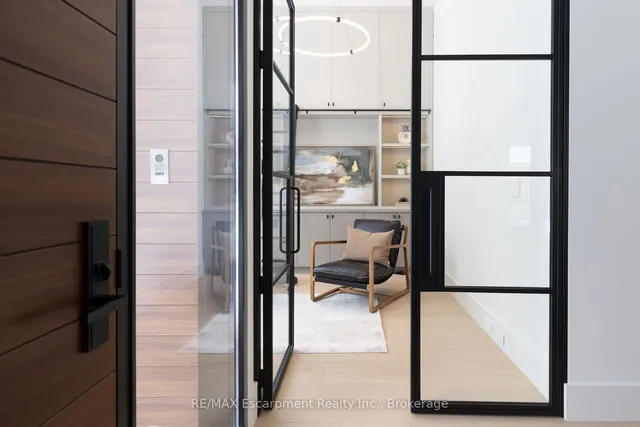 Additional image 7 of 2110 Blyth Cres