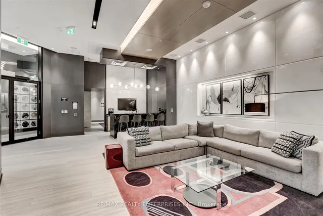 Additional image 34 of 1 Edgewater Dr Unit 212