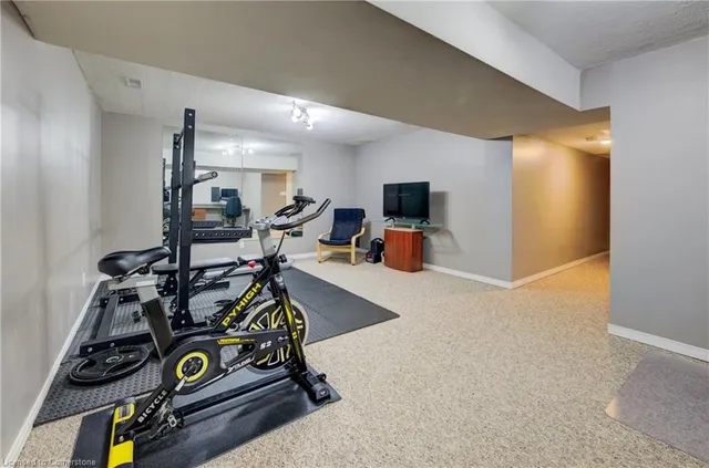 Additional image 10 of 266 Newbury Dr