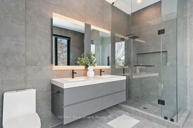 Additional image 27 of 1405 ACTON Cres