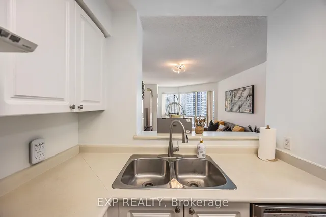 Additional image 17 of 11 Lee Centre Dr Unit 1501