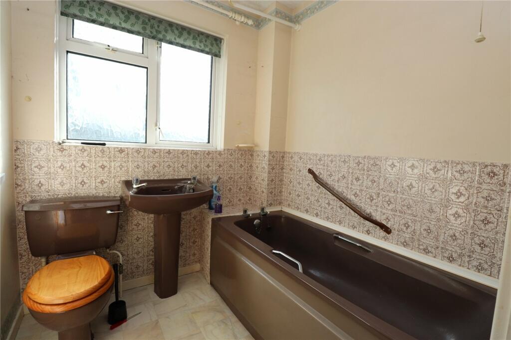 Additional image 9 of Carisbrooke Court, New Milton, Hampshire, BH25