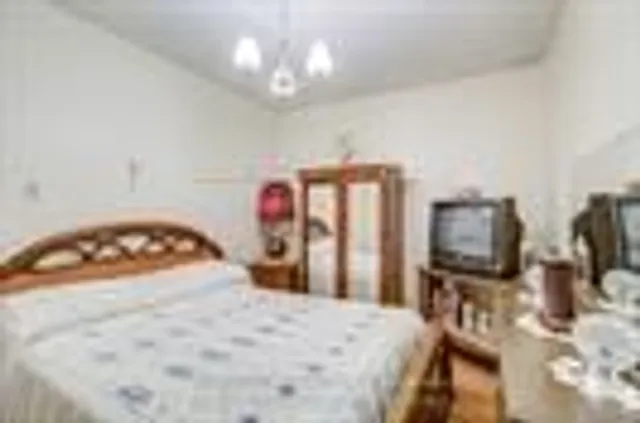 Additional image 12 of 27 Gillespie Ave