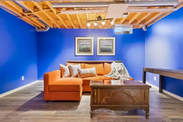 Additional image 31 of 51 Olde Town Rd