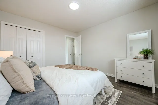 Additional image 23 of 28 Summerhill Cres