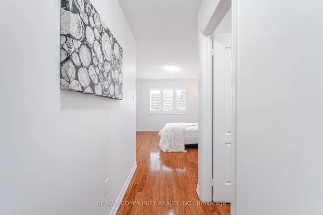 Additional image 19 of 5 Brilliant Crt