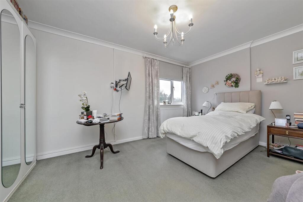 Additional image 11 of Granary Close, Wheathampstead