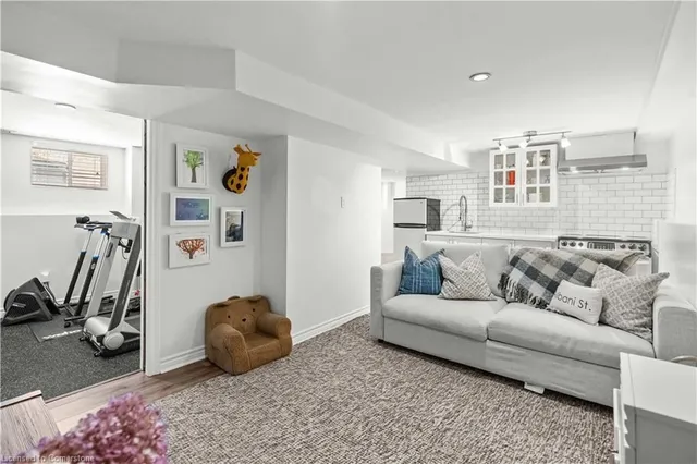 Additional image 36 of 11 Albani St