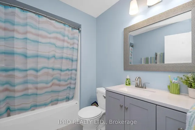 Additional image 26 of 1550 Grosvenor St Unit 32