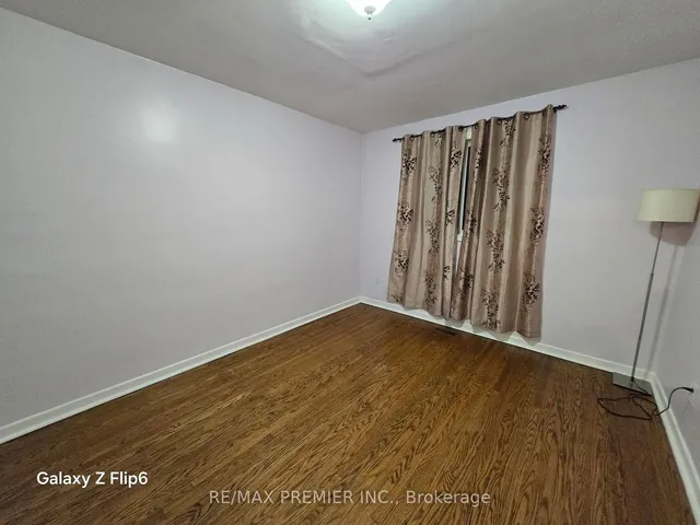 Additional image 13 of 16 Tampa Terr