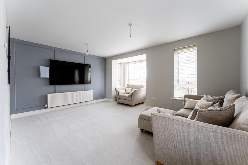 Additional image 9 of Hannah Drive, Locking Parklands - LARGE EXTENSION