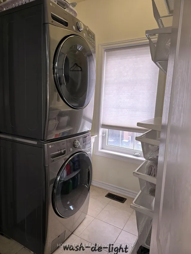 Additional image 20 of 8 Kayak Hts