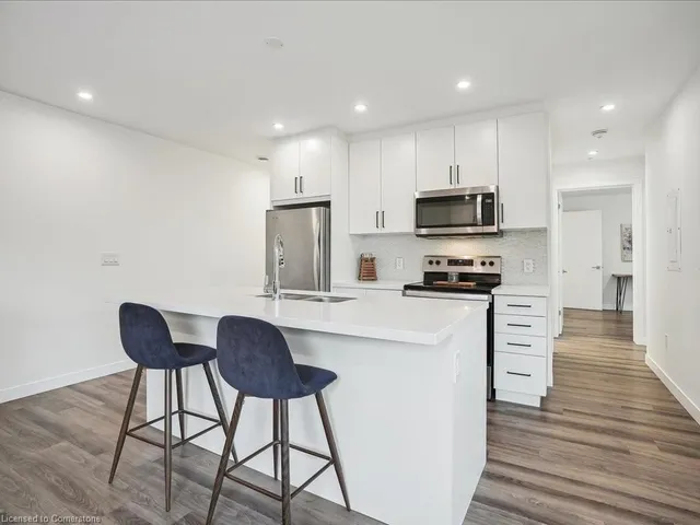 Additional image 20 of 479 Charlton Ave Unit 204