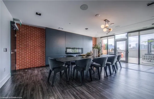 Additional image 33 of 15 Wellington St Unit 2405