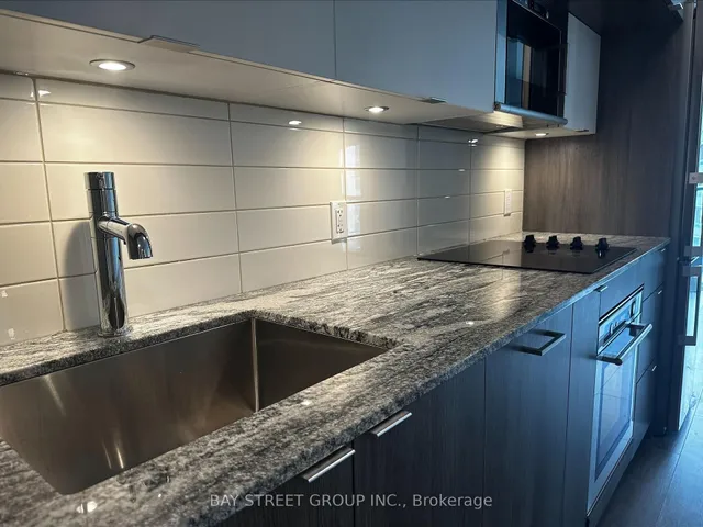 Additional image 14 of 585 Bloor St Unit 921