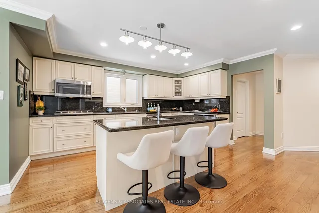 Additional image 12 of 602 Glengrove Ave