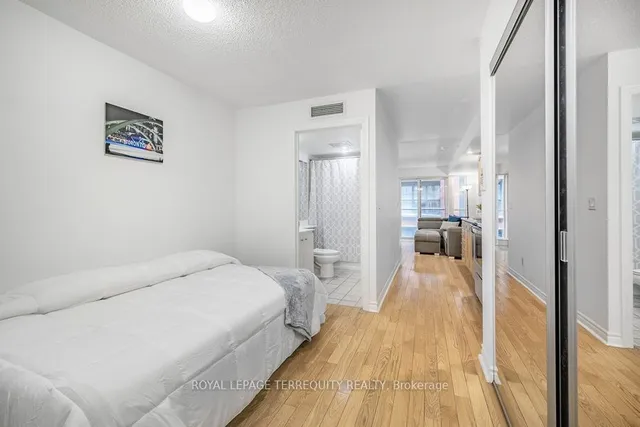 Additional image 4 of 270 Wellington St Unit 622