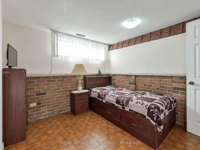 Additional image 33 of 7660 Darcel Ave