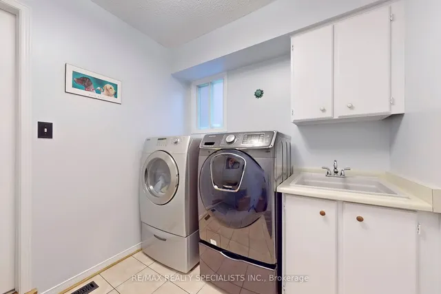 Additional image 18 of 8 Cochrane Ave