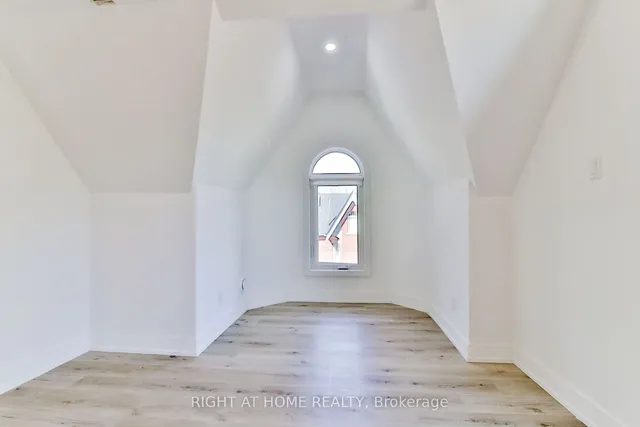 Additional image 24 of 45 Brock Ave