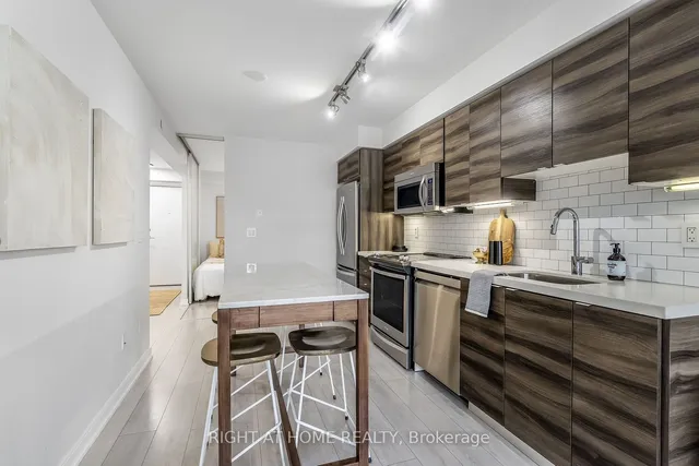 Additional image 8 of 525 Adelaide St Unit 1622