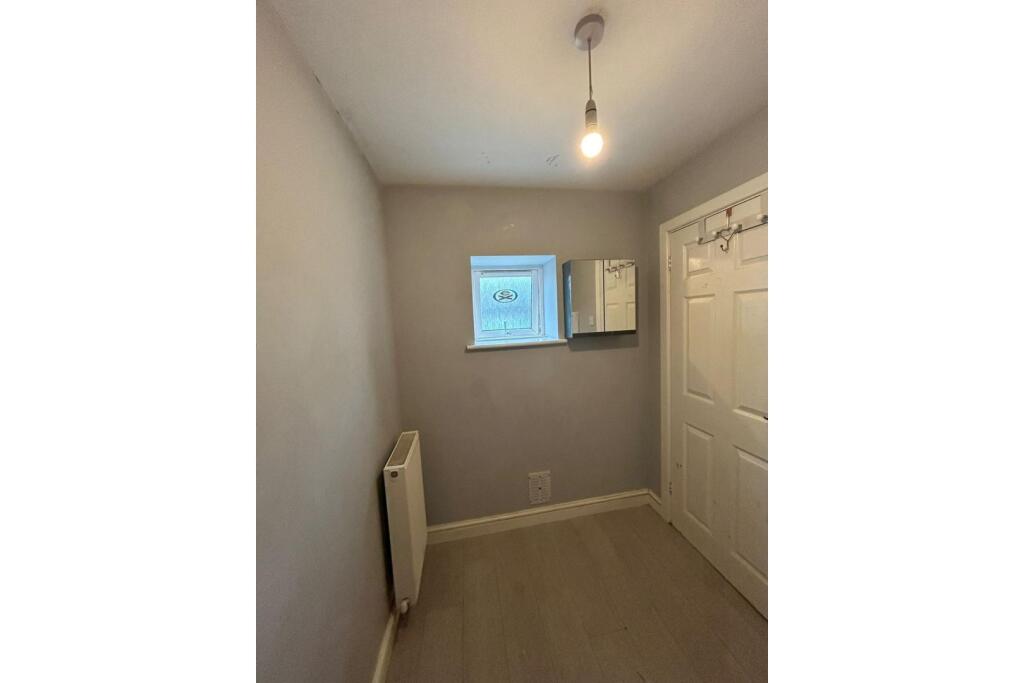 Additional image 17 of The Grove, Studley, B80