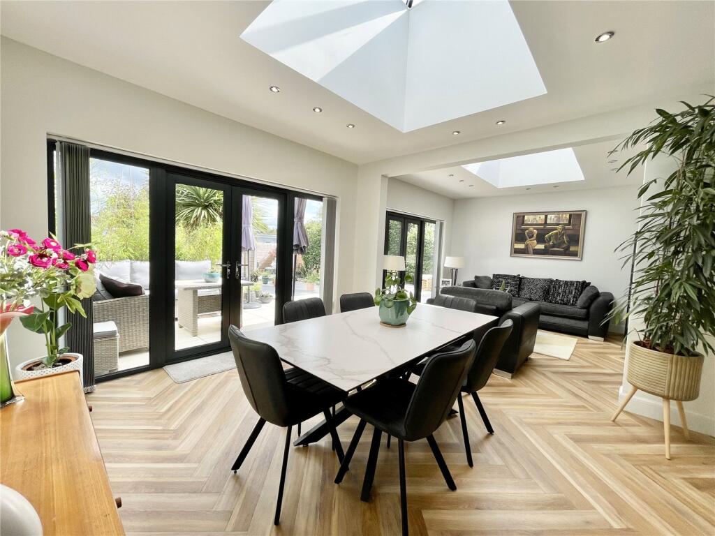 Additional image 3 of Somerford Avenue, Highcliffe on Sea, Christchurch, Dorset, BH23