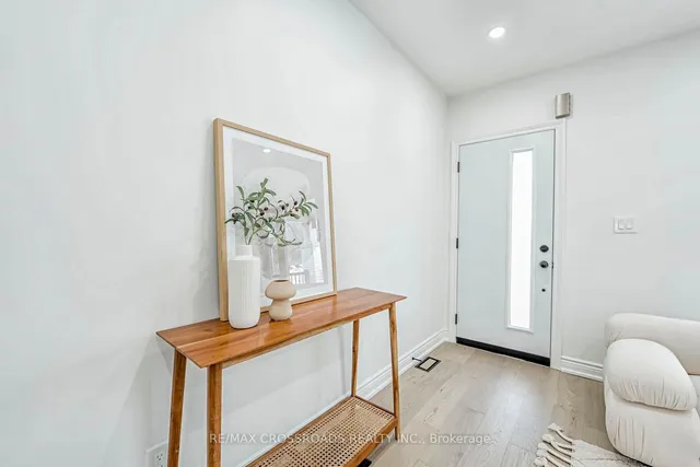 Additional image 32 of 548 Glebeholme Blvd